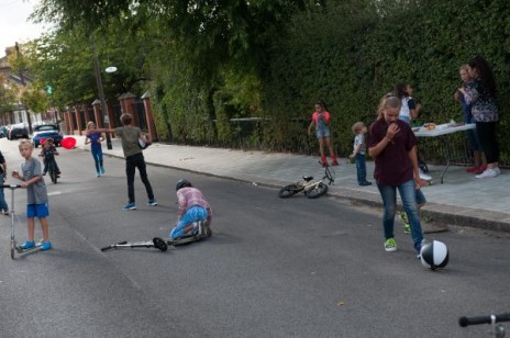 Children playing in Brooke Rd