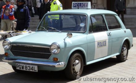 Photo of Austin 1100 police car